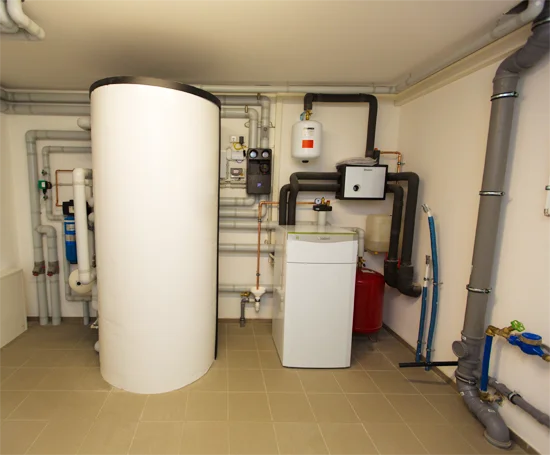 Solewärmepumpe mit Hygienespeicher im Keller